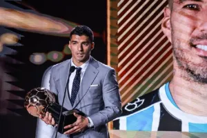 लुई सुआरेज को चुना गया सर्वश्रेष्ठ खिलाड़ी, मिला ‘गोल्डन बॉल’ का पुरस्कार 