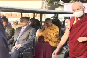 धर्मगुरु दलाईलामा पहुंचे विश्व धरोहर महाबोधि मंदिर, भगवान बुद्ध को किया नमन
