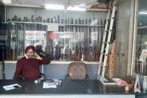 बरेली: अब खुद खौफ के साये में शस्त्र विक्रेता... कुछ ही सालों में सात लाइसेंस सरेंडर
