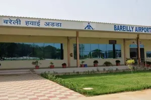 बरेली: बेंगलुरू फ्लाइट रद्द, मुंबई आज के मौसम पर निर्भर