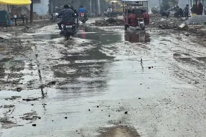 माघ मेला 2024: अरैल में आने वाले श्रृद्धालुओं की डगर होगी कठिन, बदहाल संगम मार्ग पर पैदल चलना मुश्किल