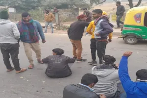 बाराबंकी: नए वर्ष के पहले दिन रोडवेज का चक्का जाम, लाखों का नुकसान