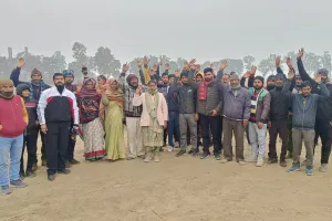 गदरपुर: दबंगों ने सरकारी भूमि पर किया कब्जा, अपनी भूमि बताकर बुक्सा समाज के लोगों ने प्रदर्शन