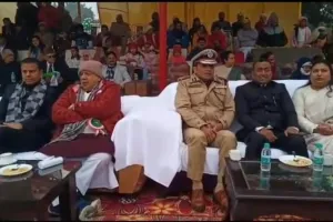 अयोध्या : पुलिस लाइन ग्राउंड में धूमधाम से मनाया गया 75 वां गणतंत्र दिवस, मंत्री सूर्य प्रताप ने किया ध्वजारोहण 