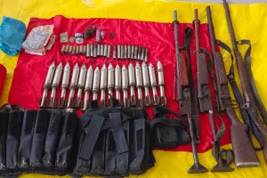 छत्तीसगढ़: पुलिस ने जब्त किया नक्सलियों के हथियार और समान