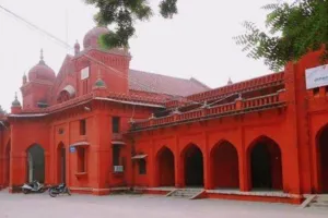 बरेली कॉलेज में परीक्षा के दौरान आठ छात्रों को मोबाइल के साथ पकड़ा