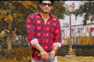 बरेली: पिस्टल के साथ युवक का फोटो वायरल, शिकायत पर जांच के निर्देश 