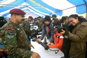 नो योर आर्मी फेस्टिवल 2024 ने कराया सुरक्षा का एहसास, कमांडर लेफ्टिनेंट जनरल ने कहा बदलाव के दौर में सेना, लोगों ने कही ये बात  