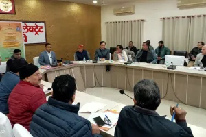 बरेली: सड़क, बिजली, स्वास्थ्य और छुट्टा पशुओं के मुद्दे पर जनप्रतिनिधि मुखर