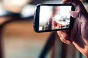 बाराबंकी: फेसबुक पर दोस्ती कर खींची महिला की आपत्तिजनक तस्वीरें, फर्जी आईडी बनाकर किया वायरल