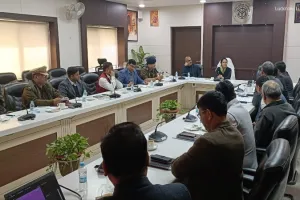 लखनऊ : सुचारू विमान संचालन के लिए जिला प्रशासन के साथ एईएमसी ने की बैठक