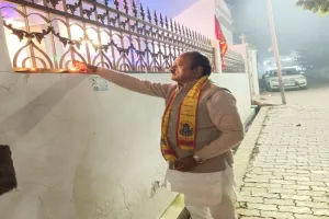 सांसद जयप्रकाश ने हरदोई आवास पर मनाया दीपोत्सव, कहा - रामलला की प्राण-प्रतिष्ठा भारतीय संस्कृति का गौरव 