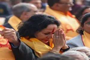 Video : श्रीराम लला के दर्शन को अयोध्या में उमड़ा जन सैलाब, भीषण ठंड में श्रद्धालु गा रहे रामधुन