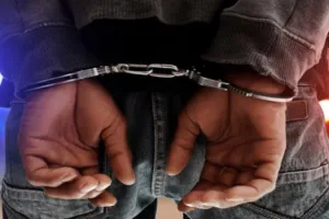 पुलिस ने भारत-नेपाल सीमा के पास पकड़ी डेढ़ करोड़ की हेरोइन, दो लोग गिरफ्तार