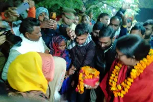  चिलौली में स्मृति ईरानी ने प्राण प्रतिष्ठा के पूजित अक्षत बांटा, 22 जनवरी को घरो में श्रीराम ज्योति जलाने की अपील