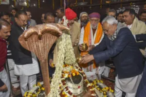 बिहार: राजनीतिक उथल-पुथल के बीच सबकी निगाहें नीतीश कुमार पर, पिछले ढ़ाई साल में दूसरी बार पाला बदलने की तैयारी