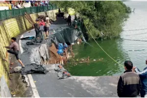 नैनीताल: पांच बार निविदा... ठेकेदार राजी नहीं...कैसे होगी मालरोड की मरम्मत...