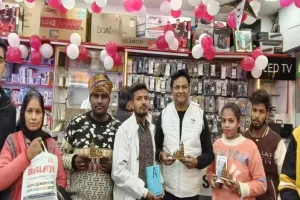 मेरठ: रामायण ‘थीम’ वाले मोबाइल कवर की भारी मांग, ग्राहकों को विक्रेताओं ने की छूट पेशकश, बढ़ा 20- 30 गुणा काम