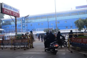 Kanpur: कार्डियोलॉजी कट से हटाई गई बैरीकेडिंग; मरीजों की समस्या को देखते हुए ट्रैफिक पुलिस ने लिया फैसला