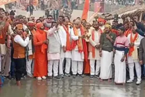 अब मथुरा-काशी की बारी है.., अयोध्या पहुंचे तोगड़िया, शहीद कारसेवकों को दी श्रद्धांजलि 