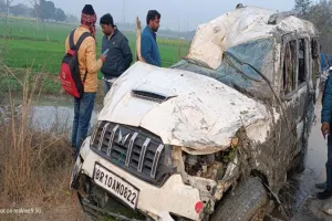 अंबेडकरनगर: अयोध्या से दर्शन कर लौट पटना जा रही श्रद्धालुओं से भरी स्कार्पियो बाइक से भिड़ी, दो लोगों की दर्दनाक मौत