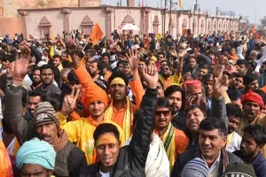 टूटा रिकॉर्ड! प्राण प्रतिष्ठा के बाद अयोध्या में लगा राम भक्‍तों का तांता, दोपहर तक तीन लाख श्रद्धालुओं ने किये रामलला के दर्शन 