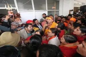 वाराणसी: ज्ञानवापी क्षेत्र की परिक्रमा करने जा रहे शंकराचार्य स्वामी अविमुक्तेश्वरानंद को पुलिस ने रोका