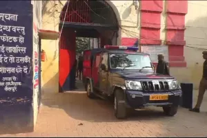 कड़ी सुरक्षा के बीच रामपुर कोर्ट में पेशी के लिए आजम खां सीतापुर जेल से हुए रवाना