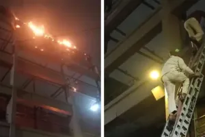 Kanpur Fire: टाटमिल चौराहे की चार मंजिला बिल्डिंग में आग लगने से मचा हड़कंप... देखने वालों की लगी भीड़