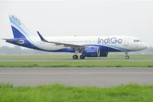 इंडिगो ने टिकट पर ईंधन शुल्क वसूलना किया बंद, कीमतों में उछाल पर किया था शुल्क वसूलना शुरू
