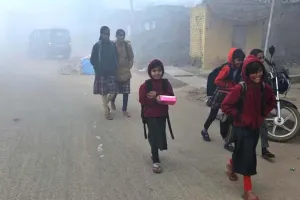 यूपी में बढ़ी ठंड, 41 जिलों में घने कोहरे का अलर्ट, 14 तक स्कूल बंद, कंडीशन के साथ खुलेंगे इंटर कॉलेज