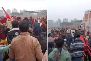 मुरादाबाद : भारत संकल्प यात्रा कार्यक्रम में विवाद, चली गोली, एक-दूसरे पर फेंकी कुर्सियां...देखें वीडियो