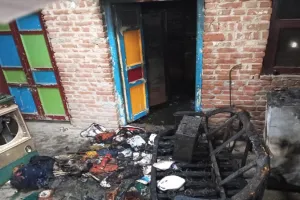 संभल: पूजा के दीपक से घर में लगी आग, सामान जलकर खाक