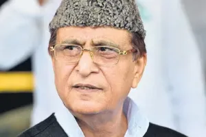 रामपुर : कड़ी सुरक्षा के बीच कोर्ट पहुंचे आजम खां, डूंगरपुर मामले में आजम सहित सातों आरोपी बरी