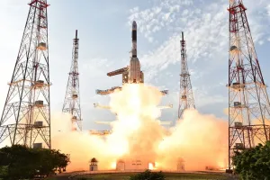 ईरान ने अंतरिक्ष में तीन उपग्रहों का प्रक्षेपण किया, पश्चिमी देशों ने की आलोचना 