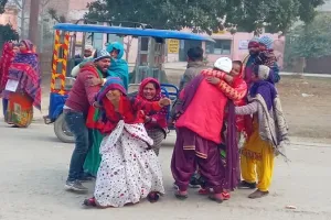 संभल : वाहन की टक्कर से बाइक सवार पिता की मौत, पुत्री घायल