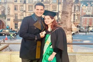 50 साल की उम्र में ट्विंकल खन्ना ने हासिल की मास्टर्स डिग्री, अक्षय कुमार ने किया इमोशनल पोस्ट