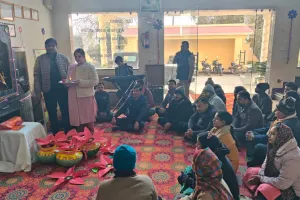 बदायूं: अयोध्या से 700 साल पुरानी ईंट मंगवाकर मंदिर परिसर में की गई स्थापित