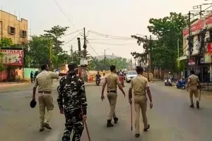 मणिपुर में फिर हिंसा और आगजनी, 3 लोगों की गोली मारकर हत्या, घाटी के जिलों में कर्फ्यू लागू