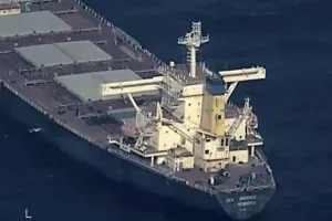 नौसेना ने अपहृत वाणिज्यिक जहाज में सवार चालक दल के सभी 21 सदस्यों को बचाया 