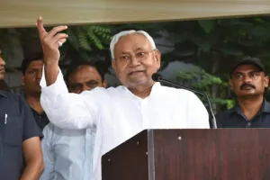 बिहार में सियासी उठापटक तेज, राज्यपाल को 11 बजे इस्तीफा सौंप सकते हैं CM नीतीश, मिलने का मांगा वक्त