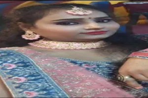 फंदे पर लटककर युवती ने दी जान, बहन के साथ माता-पिता से अलग रहती थी 