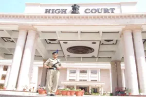 लखनऊ: सरकारी वकील के समय बर्बाद करने पर कोर्ट हुई सख्त, राज्य सरकार पर लगाया 25 हजार का हर्जाना