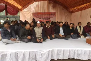 अब पुरानी पेंशन बहाली के लिए आर-पार की लड़ाई के लिए तैयार रेल व राज्यकर्मी