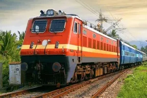 मुरादाबाद : उत्तरांचल संपर्क क्रांति एक्सप्रेस के निरस्त होने से यात्री परेशान