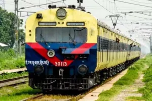 बाराबंकी: रामभक्तों को अयोध्या पहुंचाएगी मेमू ट्रेन, किराया भी होगा कम, रेलवे ने बनाया यह अनोखा प्लान! 