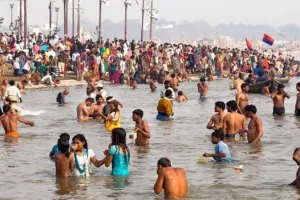 प्रयागराज: माघी पूर्णिमा स्नान से पहले पुलिस हुई मुस्तैद, डीआईजी ने मेला स्थल पहुंचकर परखीं व्यवस्थाएं, देखें video