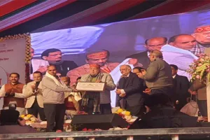 बाराबंकी: विषमुक्त सब्जियों का किया उत्पादन तो प्रगतिशील कृषक को कृषि मंत्री से मिला सम्मान