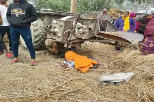 सुलतानपुर: पुआल काटते समय मजदूर का मशीन में फंसा हाथ, मौत, कोहराम