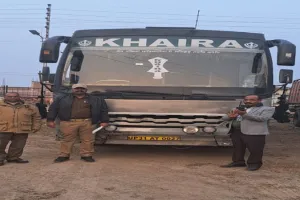 बहराइच: नशे में बस चला रहा था चालक, आरटीओ को देखा तो पेट्रोल पंप के खंभे से लड़ा दी बस, हुई सीज, लगा जुर्माना!